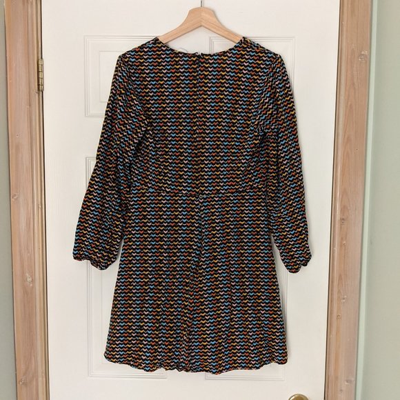 Multi-colored V neck dress - Picture 2 of 3